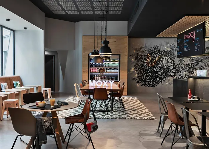 Moxy Lyon Airport